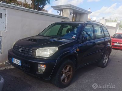 usata Toyota RAV4 2.0i 16V cat 5 porte