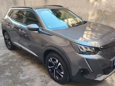 Usata Peugeot 2008 Allure 131 CV (96 kW) 2020 Grigio SUV