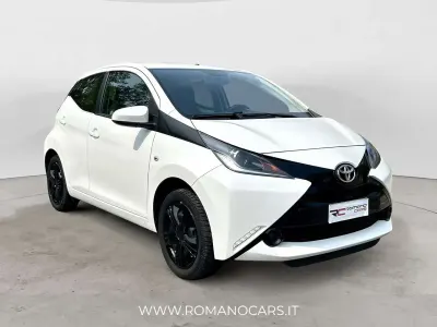Usata Toyota Aygo Cool 72 CV (52 kW) 2018 Bianco Utilitaria