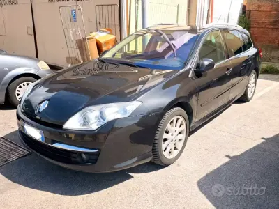 Usata Renault Laguna III 150 CV (110 kW) 2009 Nero Station wagon