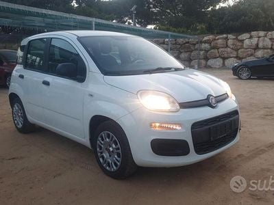 Usata Fiat Panda Lounge 69 CV (50 kW) 2017 Bianco Utilitaria