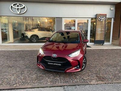 Usata Toyota Yaris Hybrid Trend 116 CV (85 kW) 2021 Rosso Berlina