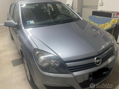 Usata Opel Astra 2004 Grigio Berlina