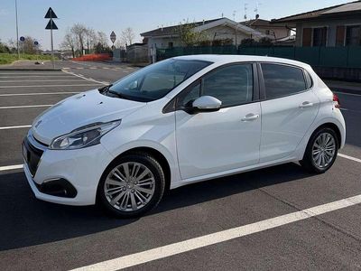 Usata Peugeot 208 Active 82 CV (60 kW) 2017 Bianco Utilitaria