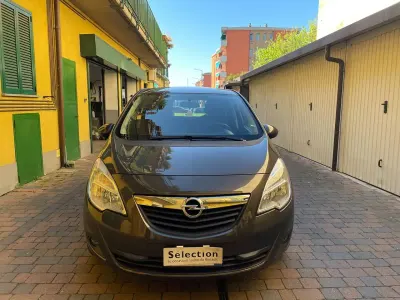 Usata Opel Meriva 120 CV (88 kW) 2013 Marrone Monovolume