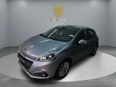 Usata Peugeot 208 110 CV (80 kW) 2019 Grigio Utilitaria