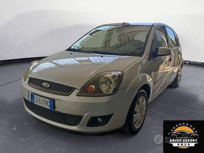 Usata Ford Fiesta Ghia 2007 Grigio Utilitaria