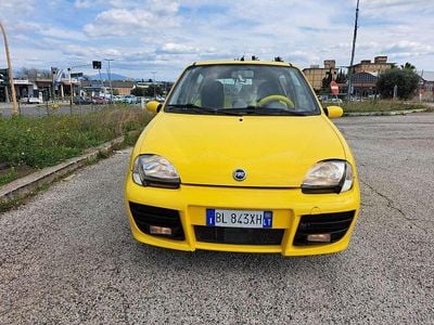 Käytetty Fiat Seicento 54 HP (39 kW) 2000 Keltainen Viistoperä