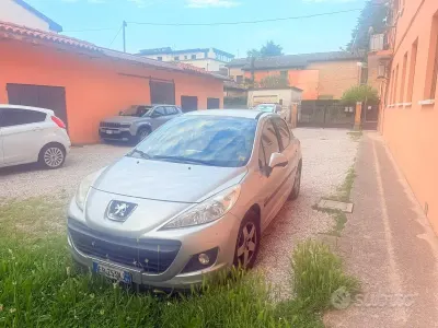 Usata Peugeot 207 75 CV (55 kW) 2009 Grigio Utilitaria