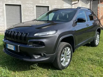 Usata Jeep Cherokee Limited 200 CV (147 kW) 2015 Grigio SUV