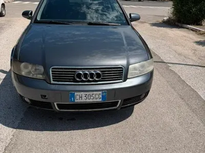 Usata Audi A4 130 CV (95 kW) 2004 Grigio Station wagon