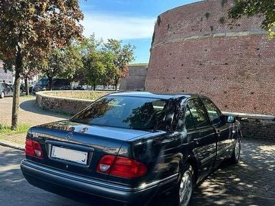 Usata Mercedes E200 Elegance 136 CV (100 kW) 1996 Berlina