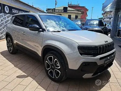 Usata Jeep Avenger EV Summit 114 kW (156 CV) 2025 Beige SUV