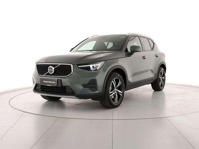 Nuova Volvo XC40 Core 163 CV (119 kW) 2026 Verde SUV