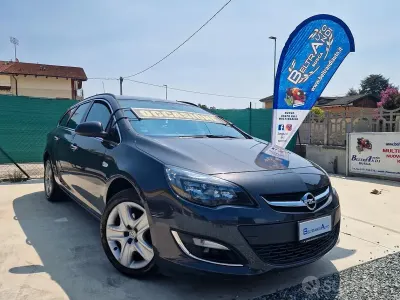 Usata Opel Astra 140 CV (102 kW) 2015 Grigio Station wagon