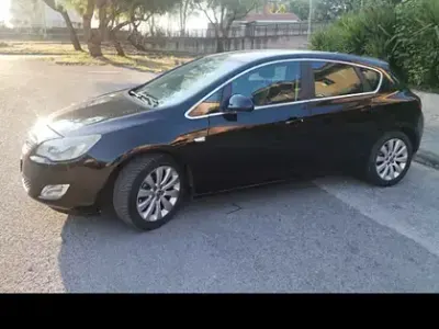 Brugt Opel Astra 140 HK (102 kW) 2012 Sort Sedan