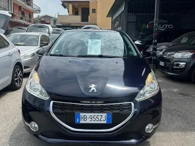 Usata Peugeot 208 Active 68 CV (50 kW) 2015 Bluazzurro Utilitaria