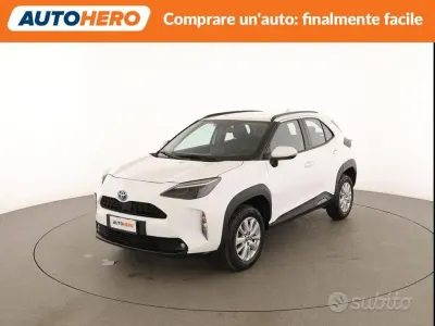 Gebraucht Toyota Yaris Cross Active 92 PS (67 kW) 2023 Weiß SUV