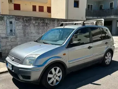 Usata Ford Fusion 68 CV (50 kW) 2003 Grigio Utilitaria