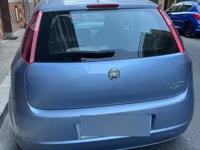 Usata Fiat Grande Punto 77 CV (56 kW) 2006 Bluazzurro Utilitaria