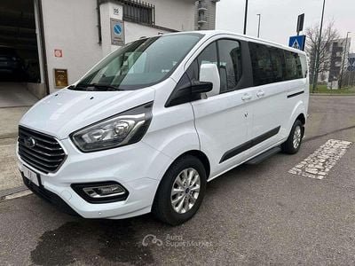 Usata Ford Tourneo Trend 185 CV (136 kW) 2021 Bianco Monovolume