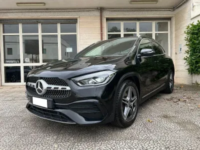 Usata Mercedes GLA200 Premium 150 CV (110 kW) 2022 Nero SUV
