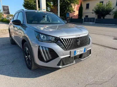 Usata Peugeot 2008 Allure 131 CV (96 kW) 2023 Grigio SUV