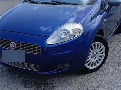 Usata Fiat Grande Punto 65 CV (47 kW) 2008 Bluazzurro Utilitaria