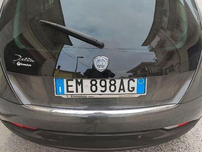 Usata Lancia Delta 120 CV (88 kW) 2014 Grigio Utilitaria