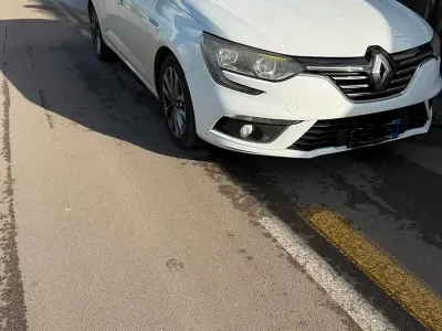 Usata Renault Mégane GrandTour 110 CV (80 kW) 2017 Bianco Station wagon