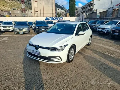 Gebraucht VW Golf VIII Life 116 PS (85 kW) 2022 Weiß Limousine