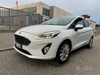 Usata Ford Fiesta 86 CV (63 kW) 2019 Bianco Utilitaria