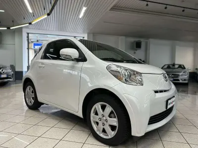 Usata Toyota iQ Active 68 CV (50 kW) 2012 Bianco Utilitaria