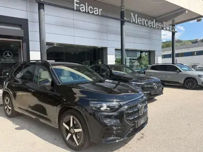 Nuova Mercedes GLB200 Premium 163 CV (119 kW) 2026 Nero cosmo SUV