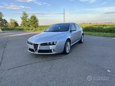 Occasion Alfa Romeo 159 170 ch (125 kW) 2011 Gris Berline