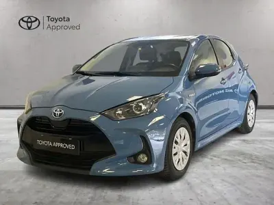 Usata Toyota Yaris Active 91 CV (66 kW) 2021 Blu Utilitaria