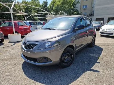 Usata Lancia Ypsilon Silver 70 CV (51 kW) 2023 Grigio Utilitaria