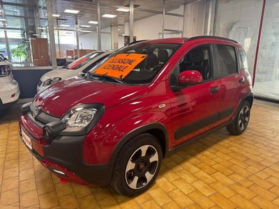 Usata Fiat Panda Cross Cross 69 CV (50 kW) 2024 Rosso passione / pastello Utilitaria