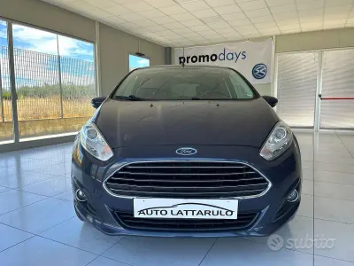 Usata Ford Fiesta Titanium 75 CV (55 kW) 2013 Bluazzurro Berlina