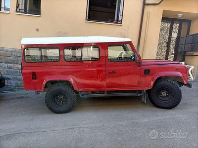 Usata Land Rover Defender 122 CV (89 kW) 2005 Rosso SUV