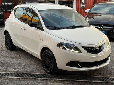 Usata Lancia Ypsilon 69 CV (50 kW) 2022 Bianco Utilitaria