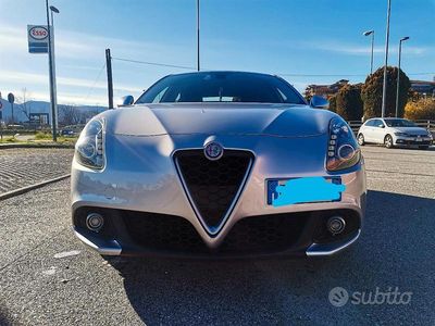 Usata Alfa Romeo Giulietta Exclusive 120 CV (88 kW) 2016 Grigio Utilitaria