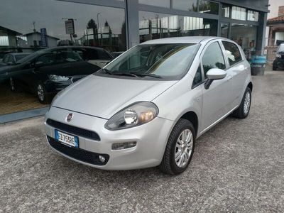 Usata Fiat Punto Lounge 77 CV (56 kW) 2015 Argento Utilitaria