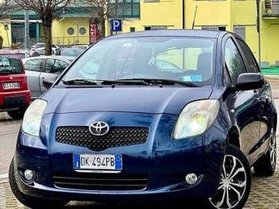 Usata Toyota Yaris 87 CV (63 kW) 2007 Blu Utilitaria