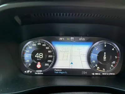 Usata Volvo XC40 R-Design 150 CV (110 kW) 2020 Argento SUV