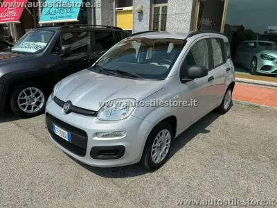 Usata Fiat Panda Easy 69 CV (50 kW) 2012 Argento metallizzato Utilitaria