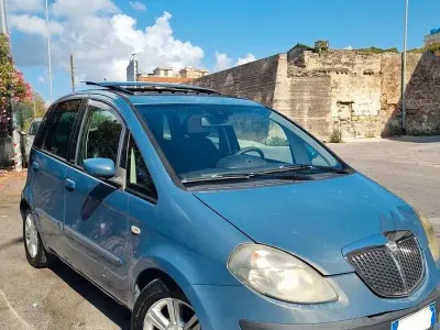 Usata Lancia Musa 69 CV (50 kW) 2005 Bluazzurro Monovolume