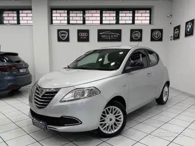 Usata Lancia Ypsilon Gold 69 CV (50 kW) 2015 Grigio Utilitaria