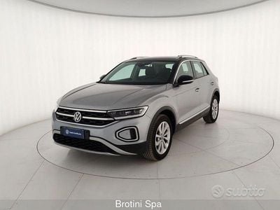 Usata VW T-Roc Style 116 CV (85 kW) 2025 Grigio metallizzato SUV