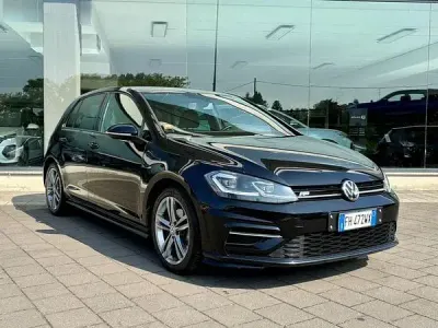 Usado VW Golf VII Sport 115 CV (84 kW) 2017 Negro Utilitario